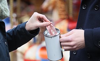 Steigende Kosten in nahezu allen Bereichen des alltäglichen Lebens könnten sich auch bei der Bereitschaft zum Spenden bemerkbar machen. - Frank-Michael Kiel-Steinkamp Steigende Kosten in nahezu allen Bereichen des alltäglichen Lebens könnten sich auch bei der Bereitschaft zum Spenden bemerkbar machen. - Frank-Michael Kiel-Steinkamp