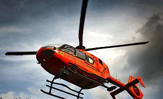 Rettungshubschrauber Christoph 13 aus Bielefeld landete auf der voll gesperrten A2 bei Bielefeld. - Sarah Jonek Rettungshubschrauber Christoph 13 aus Bielefeld landete auf der voll gesperrten A2 bei Bielefeld. - Sarah Jonek