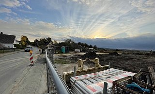 Archivbild: An der Dorfstraße wurden 2021 die Erschließungsarbeiten durchgeführt. - Andreas Sundermeier Archivbild: An der Dorfstraße wurden 2021 die Erschließungsarbeiten durchgeführt. - Andreas Sundermeier
