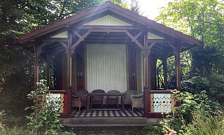 Der Landschaftsverband Westfalen-Lippe hat die Laube im Garten der Familie Schroeder am Verler Kirchplatz zum „Denkmal des Monats Februar“ erklärt. Gebaut wurde sie um das Jahr 1900. Foto: LWL - LWL Der Landschaftsverband Westfalen-Lippe hat die Laube im Garten der Familie Schroeder am Verler Kirchplatz zum „Denkmal des Monats Februar“ erklärt. Gebaut wurde sie um das Jahr 1900. Foto: LWL - LWL