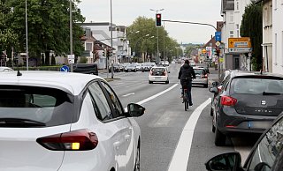 Das Auto ist der Spitzenreiter unter den Verkehrsmitteln. Kinder und Jugendliche gehen noch besonders häufig zu Fuß oder nutzen das Rad. Doch auch bei dieser Altersgruppe spielt der Pkw eine große Rolle. - Frank-Michael Kiel-Steinkamp,Frank-Michael Kiel-Steinkamp Das Auto ist der Spitzenreiter unter den Verkehrsmitteln. Kinder und Jugendliche gehen noch besonders häufig zu Fuß oder nutzen das Rad. Doch auch bei dieser Altersgruppe spielt der Pkw eine große Rolle. - Frank-Michael Kiel-Steinkamp,Frank-Michael Kiel-Steinkamp