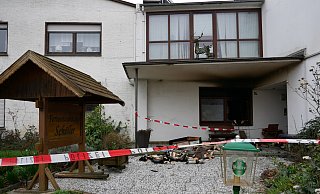 Das Café Schöller in Bad Holzhausen ist aktuell nach einem Brand geschlossen. Die Polizei ermittelt wegen eines möglichen Einbruchs mit Brandstiftung. - Sonja Vollmer Das Café Schöller in Bad Holzhausen ist aktuell nach einem Brand geschlossen. Die Polizei ermittelt wegen eines möglichen Einbruchs mit Brandstiftung. - Sonja Vollmer