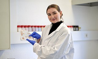 Carla Ströher entwickelt und produziert natürliches Make-up unter ihrem eigenen Label "Pure U". - Peter Unger Carla Ströher entwickelt und produziert natürliches Make-up unter ihrem eigenen Label "Pure U". - Peter Unger