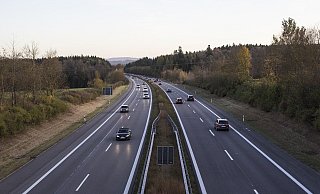 Ein betrunkener Autofahrer aus Hille hat wegen eines Unfalls selbst die Polizei gerufen. - Pixabay Ein betrunkener Autofahrer aus Hille hat wegen eines Unfalls selbst die Polizei gerufen. - Pixabay