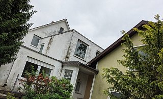 Der Gebäudekomplex an der Bünder Straße 401 muss dem Projekt weichen. - David Knapp Der Gebäudekomplex an der Bünder Straße 401 muss dem Projekt weichen. - David Knapp