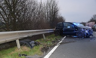 Das Auto musste abgeschleppt werden. - Polizei Herford Das Auto musste abgeschleppt werden. - Polizei Herford