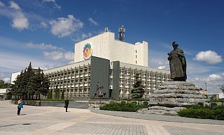 Der Kulturpalast von Tscherkassy ist eines der imposantesten Gebäude der Stadt. - Wikimedia Commons Der Kulturpalast von Tscherkassy ist eines der imposantesten Gebäude der Stadt. - Wikimedia Commons