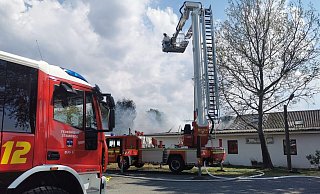 Ein Einsatz war auch der Gelenkmast der Feuerwehr Espelkamp. - Feuerwehr Stemwede Ein Einsatz war auch der Gelenkmast der Feuerwehr Espelkamp. - Feuerwehr Stemwede
