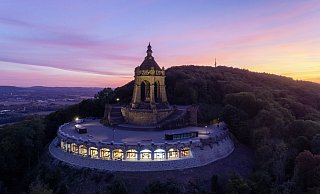 Die aufwendige Sanierung der Denkmalterrasse samt Neubau von Besucherzentrum und Panoramarestaurant wurde Mitte 2018 abgeschlossen. Fünfeinhalb Jahre war die Mindener Familie Rohlfing für die Gastronomie im "Wilhelm 1896" verantwortlich. Foto: Peter Bastian Architekten BDA, Münster/privat - Peter Bastian Architekten BDA, Münster Die aufwendige Sanierung der Denkmalterrasse samt Neubau von Besucherzentrum und Panoramarestaurant wurde Mitte 2018 abgeschlossen. Fünfeinhalb Jahre war die Mindener Familie Rohlfing für die Gastronomie im "Wilhelm 1896" verantwortlich. Foto: Peter Bastian Architekten BDA, Münster/privat - Peter Bastian Architekten BDA, Münster