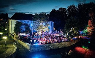Auch der Wein- und Biergarten an der Stadtbibliothek gehört zum bisherigen Veranstaltungsprgoramm der Agentur Berni&Freunde. (Archivbild) - Berni&Feunde GmbH Auch der Wein- und Biergarten an der Stadtbibliothek gehört zum bisherigen Veranstaltungsprgoramm der Agentur Berni&Freunde. (Archivbild) - Berni&Feunde GmbH