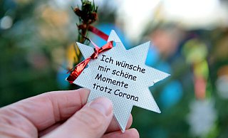 Manchmal hilft es, wenn man Wünsche an einem Wunschbaum aufhängt. - Joern Spreen-Ledebur Manchmal hilft es, wenn man Wünsche an einem Wunschbaum aufhängt. - Joern Spreen-Ledebur