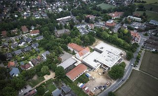 Bei der Planung der teuersten Schule der Kurstadt haben Stadt und Politik auf eine neue Turnhalle verzichtet - das rächt sich schon vor Fertigstellung des Baus. - THORSTEN ULONSKA Bei der Planung der teuersten Schule der Kurstadt haben Stadt und Politik auf eine neue Turnhalle verzichtet - das rächt sich schon vor Fertigstellung des Baus. - THORSTEN ULONSKA
