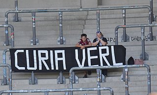 Zwei treue Verl-Fans sind am Samstag sogar mit nach Halle gefahren - gelohnt hat sich das für die 1:5-Klatsche vermutlich nicht. - Jens Dünhölter Zwei treue Verl-Fans sind am Samstag sogar mit nach Halle gefahren - gelohnt hat sich das für die 1:5-Klatsche vermutlich nicht. - Jens Dünhölter