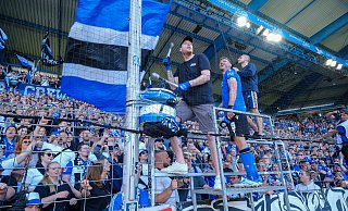 Die Fans beim letzten Heimspiel von Fabian Klos. - Andreas Zobe Die Fans beim letzten Heimspiel von Fabian Klos. - Andreas Zobe