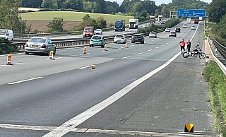 Auf der A2 bei Herford hat sich ein Unfall mit einem Motorrad ereignet. - Claus Frickemeier Auf der A2 bei Herford hat sich ein Unfall mit einem Motorrad ereignet. - Claus Frickemeier