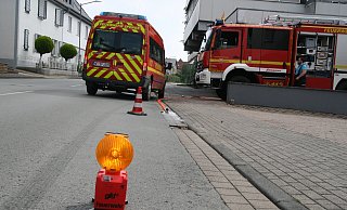 Am Donnerstag waren die Feuerwehrleute noch weit bis in den Tag hinein tätig - wie hier an der Ravensberger Straße. - Meiko Haselhorst Am Donnerstag waren die Feuerwehrleute noch weit bis in den Tag hinein tätig - wie hier an der Ravensberger Straße. - Meiko Haselhorst