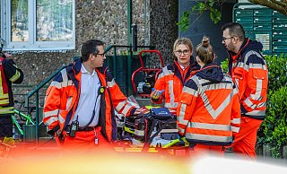 Etwa eine Stunde waren die Rettungskräfte im Einsatz. - Paul Brinkmann Etwa eine Stunde waren die Rettungskräfte im Einsatz. - Paul Brinkmann