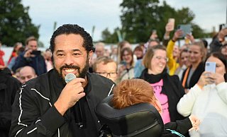 Am Sonntag auch zu Gast: Der bekannte Sänger Adel Tawil. - Thomas Kube Am Sonntag auch zu Gast: Der bekannte Sänger Adel Tawil. - Thomas Kube