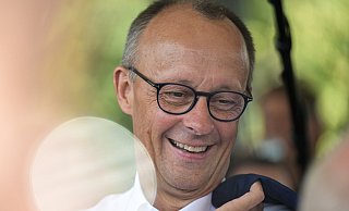 Entspannt in Thüringen: Friedrich Merz, Bundesvorsitzender der CDU, am 21. August auf Wahlkampftour. - Hannes P Albert/dpa Entspannt in Thüringen: Friedrich Merz, Bundesvorsitzender der CDU, am 21. August auf Wahlkampftour. - Hannes P Albert/dpa