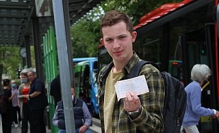 NW-Autor Leon Brant hat die Busverbindungen im Bünder Land getestet. - Jan-Henrik Gerdener NW-Autor Leon Brant hat die Busverbindungen im Bünder Land getestet. - Jan-Henrik Gerdener