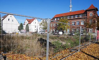 Auf dem ehemaligen Gelände der Gaststätte Zur Post soll ein Wohnhaus entstehen. - Klaus Karenfeld Auf dem ehemaligen Gelände der Gaststätte Zur Post soll ein Wohnhaus entstehen. - Klaus Karenfeld