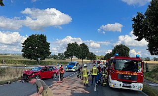 Die Bundesstraße war für mehrere Stunden gesperrt. - Feuerwehr Die Bundesstraße war für mehrere Stunden gesperrt. - Feuerwehr