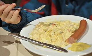 Kartoffelsalat und Würstchen haben vielfältige Konkurrenz bekommen. - dpa Kartoffelsalat und Würstchen haben vielfältige Konkurrenz bekommen. - dpa
