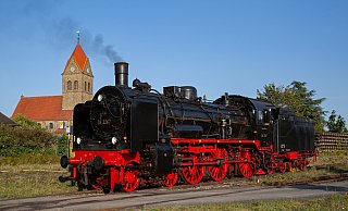 Die 106 Jahre alten Dampflok 38 2267, startet zweimal am Bielefelder Hauptbahnhof und hält auch in Paderborn und Altenbeken. - Niko Hakmann Die 106 Jahre alten Dampflok 38 2267, startet zweimal am Bielefelder Hauptbahnhof und hält auch in Paderborn und Altenbeken. - Niko Hakmann