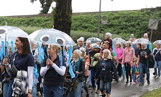 Die Besucher des Stedefreunder Dorffests mussten am Wochenende Regen und Gewitter trotzen. - Claus Frickemeier Die Besucher des Stedefreunder Dorffests mussten am Wochenende Regen und Gewitter trotzen. - Claus Frickemeier