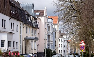 Ein Umzug in eine neue Wohnung lohnt sich oft nicht. Der Grund: die Mietpreise bei einem Neuvertrag sind zu hoch. - Niklas Tüns Ein Umzug in eine neue Wohnung lohnt sich oft nicht. Der Grund: die Mietpreise bei einem Neuvertrag sind zu hoch. - Niklas Tüns