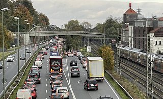 Auf dem OWD staute sich nach dem Unfall der Verkehr. - Archiv: Peter Unger Auf dem OWD staute sich nach dem Unfall der Verkehr. - Archiv: Peter Unger