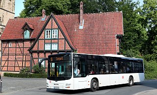 Ein Stadtbus ist noch mit Busfahrer vom Alten Markt Richtung Tierpark aufgebrochen. - Frank-Michael Kiel-Steinkamp Ein Stadtbus ist noch mit Busfahrer vom Alten Markt Richtung Tierpark aufgebrochen. - Frank-Michael Kiel-Steinkamp