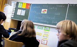 Besonders bei Grundschüler gibt es durch die Corona-Zeit große Defizite. Zum Teil können sie in der zweiten Klasse nicht richtig lesen, schreiben oder rechnen. - dpa Besonders bei Grundschüler gibt es durch die Corona-Zeit große Defizite. Zum Teil können sie in der zweiten Klasse nicht richtig lesen, schreiben oder rechnen. - dpa