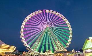 Der Blasheimer Markt mit dem Riesenrad als Wahrzeichen zieht hunderttausende Besucher an. Dabei geht es nicht immer friedlich zu. - Oliver Krato Der Blasheimer Markt mit dem Riesenrad als Wahrzeichen zieht hunderttausende Besucher an. Dabei geht es nicht immer friedlich zu. - Oliver Krato