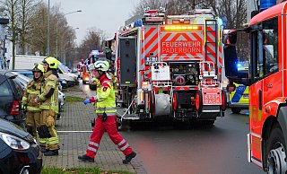 40 Feuerwehrleute sind im Einsatz, nachdem der Rauchmelder in einem Mehrfamilienhaus ausgelöst hat. - Ralph Meyer 40 Feuerwehrleute sind im Einsatz, nachdem der Rauchmelder in einem Mehrfamilienhaus ausgelöst hat. - Ralph Meyer