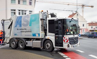 Auf das gewohnte Erscheinen der Müllwagen des ASP kann man sich derzeit trotz der aktuellen Corona-Welle auch unter den Mitarbeitern noch verlassen. - Niklas Tüns Auf das gewohnte Erscheinen der Müllwagen des ASP kann man sich derzeit trotz der aktuellen Corona-Welle auch unter den Mitarbeitern noch verlassen. - Niklas Tüns