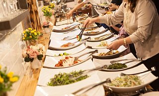 Einser-Schüler dürfen in einem Bielefelder Restaurant kostenlos ans Buffet. - pixabay Einser-Schüler dürfen in einem Bielefelder Restaurant kostenlos ans Buffet. - pixabay