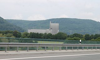 Logistikzentrum, Bereitstellungslager oder Zwischenlager - das ist hier die Frage. - Manuela Puls Logistikzentrum, Bereitstellungslager oder Zwischenlager - das ist hier die Frage. - Manuela Puls