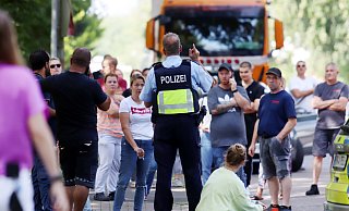 Polizei-Pressesprecher Thomas Bensch versorgte vor Ort die Eltern mit weiteren Infos. Archvifoto: - Alex Lehn Polizei-Pressesprecher Thomas Bensch versorgte vor Ort die Eltern mit weiteren Infos. Archvifoto: - Alex Lehn