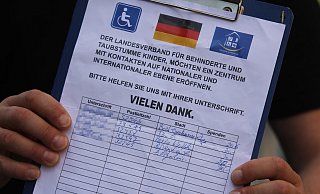 Mit diesem Zettel haben dubiose Spendensammler in Bad Oeynhausen versucht, einen NW-Leser abzuzocken. - Ulf Hanke Mit diesem Zettel haben dubiose Spendensammler in Bad Oeynhausen versucht, einen NW-Leser abzuzocken. - Ulf Hanke