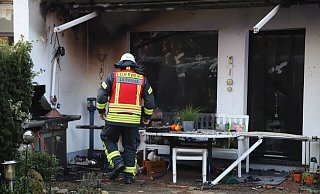 Eigentlich wollte die Seniorin auf ihrer Terrasse nur grillen. Dabei explodierte die Gasflasche. - Charlotte Mahncke Eigentlich wollte die Seniorin auf ihrer Terrasse nur grillen. Dabei explodierte die Gasflasche. - Charlotte Mahncke