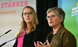 Die Fraktionsvorsitzenden der Grünen im Bundestag, Katharina Dröge und Britta Haßelmann, sprachen jetzt auch beim kleinen Parteitag der NRW-Grünen. - Martin Schutt Die Fraktionsvorsitzenden der Grünen im Bundestag, Katharina Dröge und Britta Haßelmann, sprachen jetzt auch beim kleinen Parteitag der NRW-Grünen. - Martin Schutt