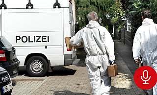 Die Bielefelder Polizei fand den Täter schlafend neben seinem Opfer. Als die Mordkommission am Tatort ihre Arbeit aufnahm, war der Verdächtige also bereits bekannt. - Barbara Franke Die Bielefelder Polizei fand den Täter schlafend neben seinem Opfer. Als die Mordkommission am Tatort ihre Arbeit aufnahm, war der Verdächtige also bereits bekannt. - Barbara Franke