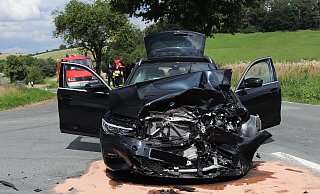 Auf der K 28 stießen ein BMW Kombi und ein Mercedes zusammen. - Polizei Höxter Auf der K 28 stießen ein BMW Kombi und ein Mercedes zusammen. - Polizei Höxter
