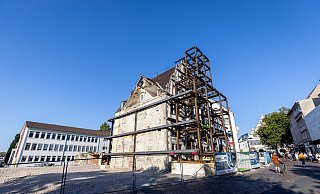In der Innenstadt laufen derzeit die Bauarbeiten für das neue rund 66,5 Millionen Euro teure neue Stadthaus. Das Heisingsche Haus wird muss mit einem Stahlkorsett gesichert werden. - Niklas Tüns In der Innenstadt laufen derzeit die Bauarbeiten für das neue rund 66,5 Millionen Euro teure neue Stadthaus. Das Heisingsche Haus wird muss mit einem Stahlkorsett gesichert werden. - Niklas Tüns