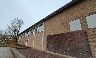 Die Turnhalle Steinheim wird gerade saniert. Ein Wasserschaden sorgt allerdings für Probleme. - Madita Schellenberg Die Turnhalle Steinheim wird gerade saniert. Ein Wasserschaden sorgt allerdings für Probleme. - Madita Schellenberg