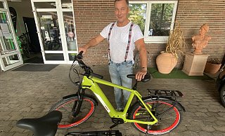 E-Bike-Händler Karl-Heinz Pott hat sich bei Claas eine Lizenz für die neuen Claas-E-Bikes gesichert. - Markus Voss E-Bike-Händler Karl-Heinz Pott hat sich bei Claas eine Lizenz für die neuen Claas-E-Bikes gesichert. - Markus Voss