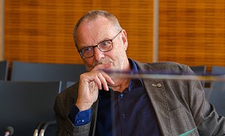Norbert Wörmann leitet die Corona-Abteilung im Gesundheitsamt und sieht gerade alle Felle davonschwimmen. - Andreas Zobe Norbert Wörmann leitet die Corona-Abteilung im Gesundheitsamt und sieht gerade alle Felle davonschwimmen. - Andreas Zobe