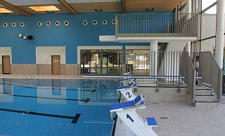 Das Sportbecken im Hallenbad kann bei jedem Wetter genutzt werden. - Ulf Hanke Das Sportbecken im Hallenbad kann bei jedem Wetter genutzt werden. - Ulf Hanke