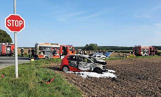 Die Feuerwehr Borgentreich hat das brennende Auto gelöscht. - Dieter Scholz Die Feuerwehr Borgentreich hat das brennende Auto gelöscht. - Dieter Scholz